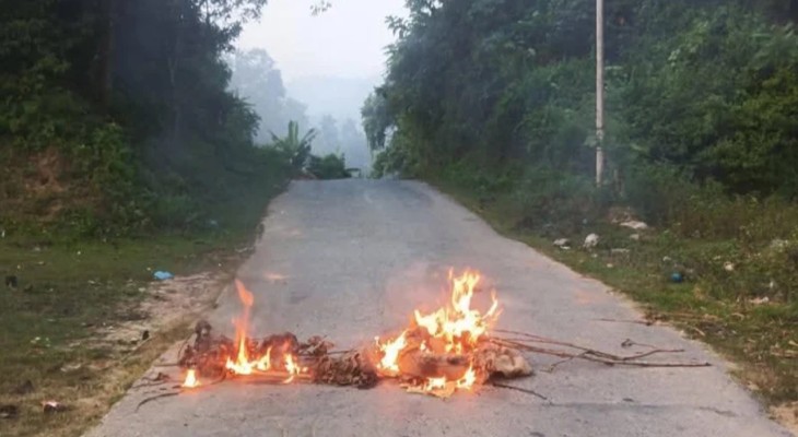 আজ চতুর্থ দিনেও সাজেকে সড়ক অবরোধ